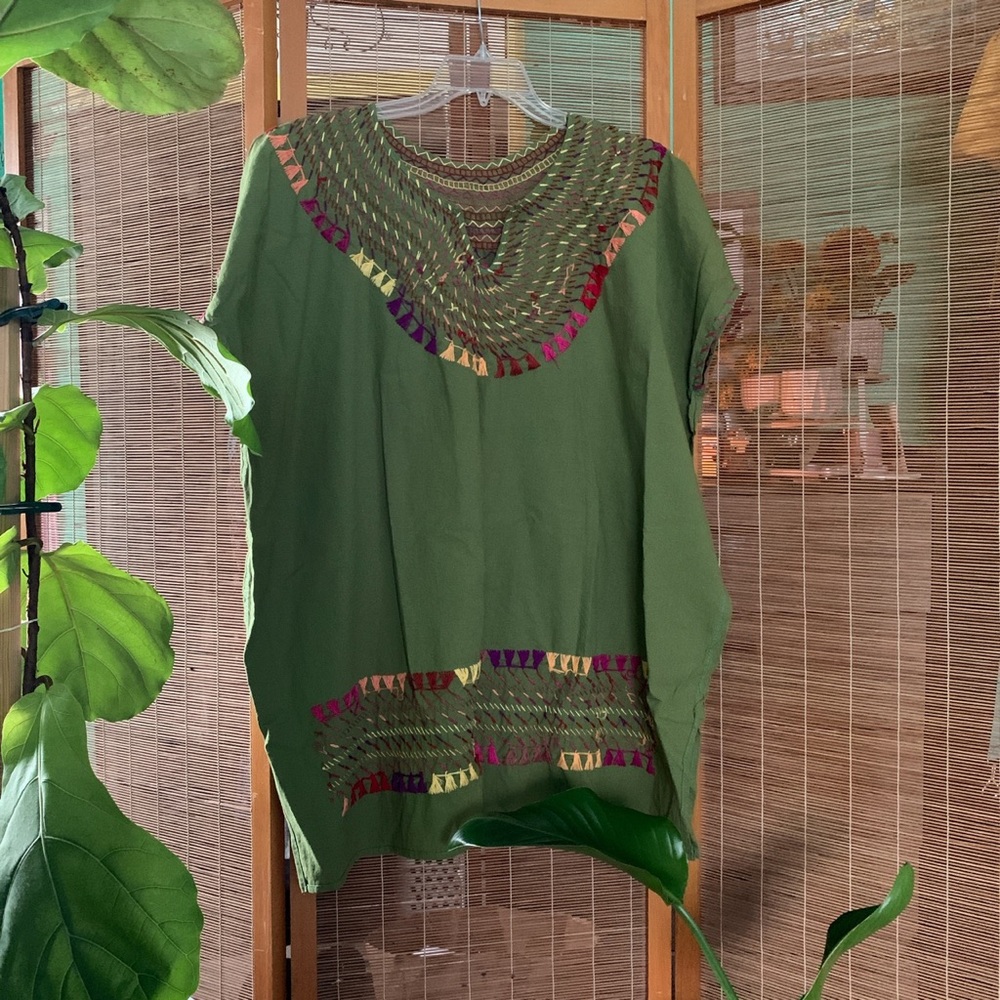 No tags. L/XL Mexican embroidered top